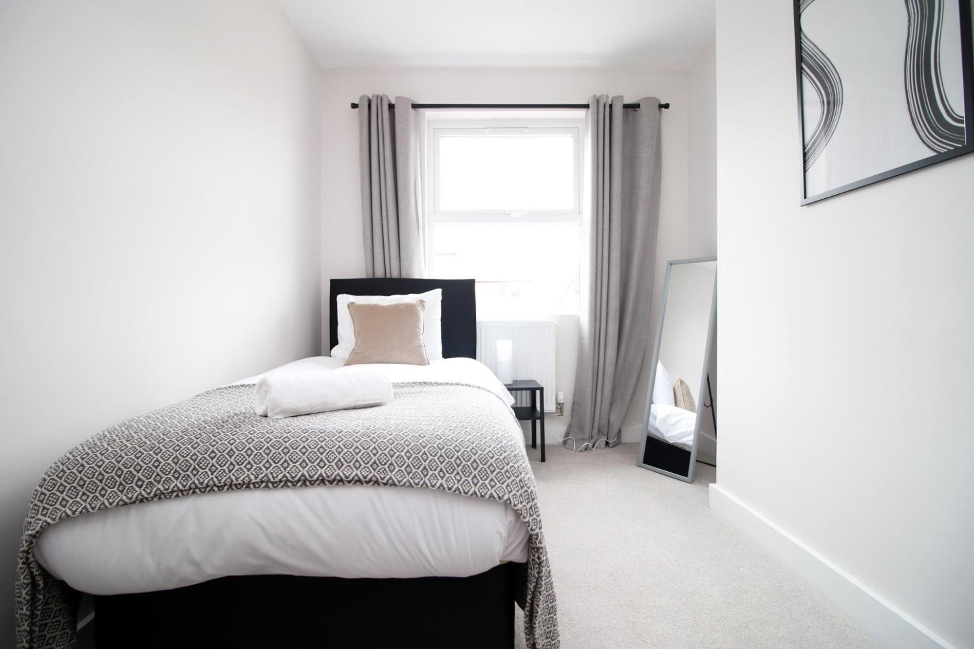 Large 5 Bedroom House - Harlequin Gardens By Ty Sa Cardiff Exteriér fotografie